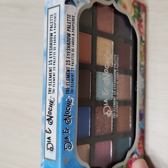 J.Cat Beauty Dia & Noche 🎨Eyeshadow Palette 🎨in Dia DNP101 15 colors 🌟NEW🌟 - Picture 4 of 7